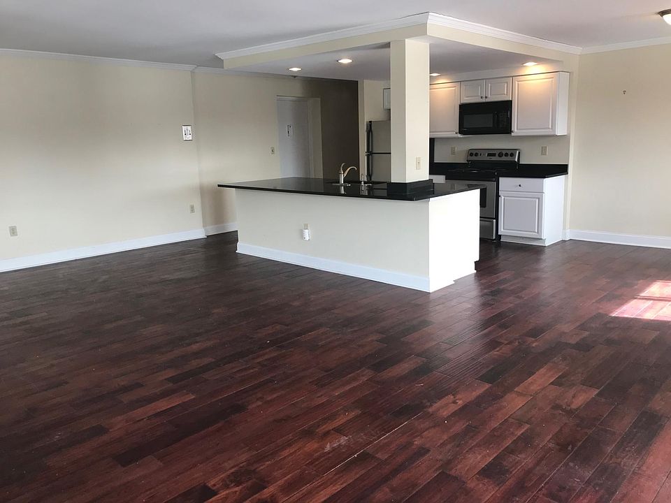 1st image of 267 Linwood Ave #5D