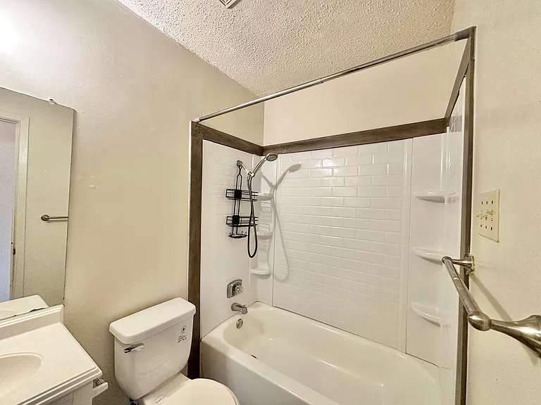 2101 Robert E Lee Dr — Photo 13