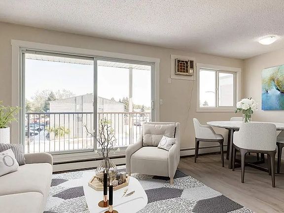 4th image of 675 20th St NE #209