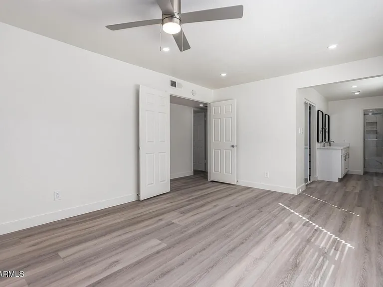 13627 N 57th Pl — Photo 15