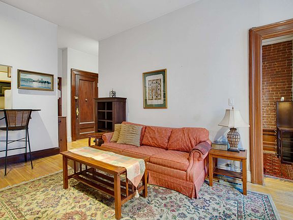 3rd image of 341 W 87th St APT 2R