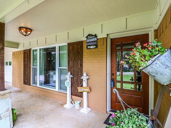 5th image of 205 Canyon Dr