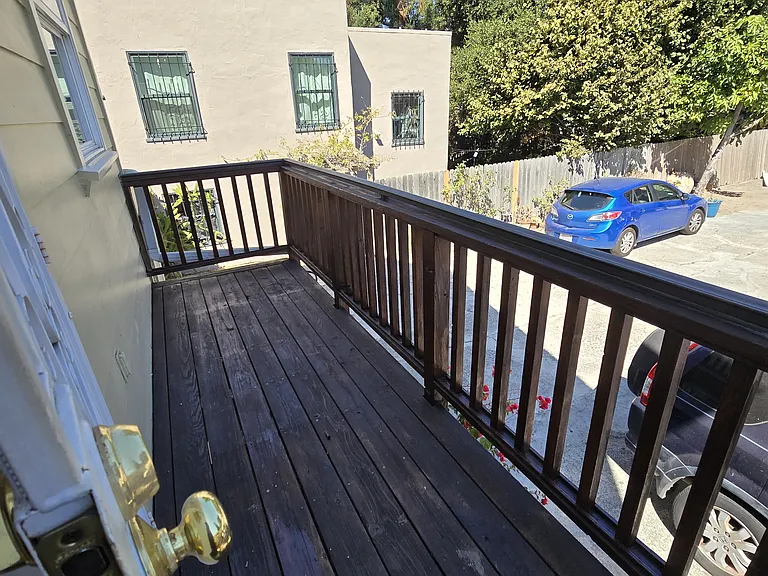 632 E 20th St #B — Photo 12