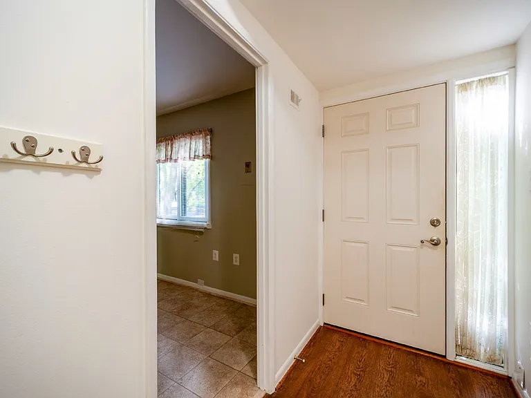 2455 Pyrenees Ct — Photo 4