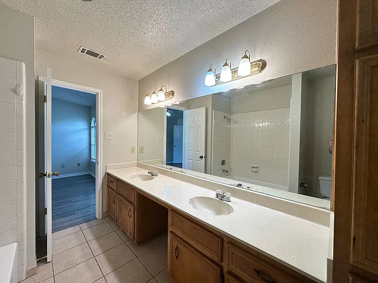109 S Brook Dr — Photo 31