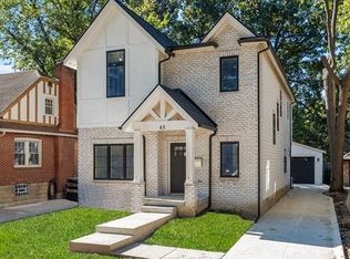 48 Kensington Blvd, Pleasant Ridge, MI 48069