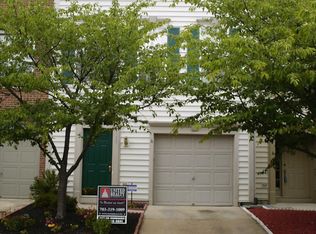 1129 Cypress Tree Pl, Herndon, VA 20170
