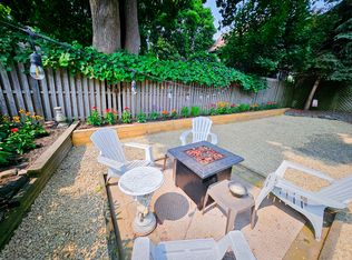 8 Randall St #2, Salem, MA 01970