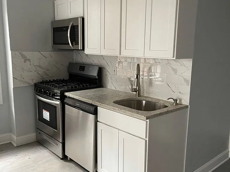 462-Abbington Apartments, LLC — Photo 7
