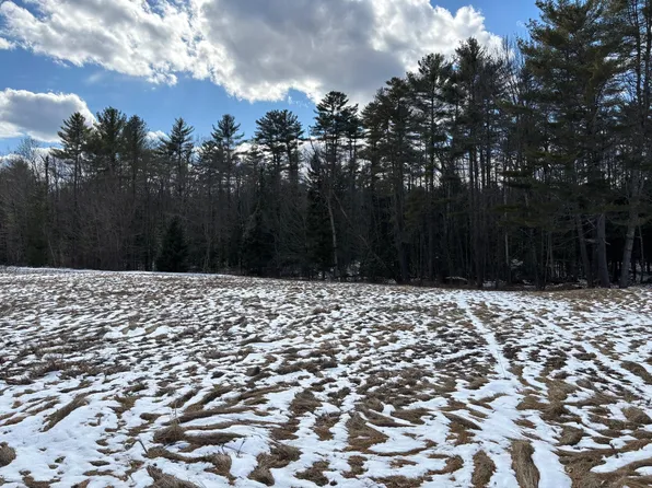 29 Sunnybrook Farm Road, Bridgton, ME 04009