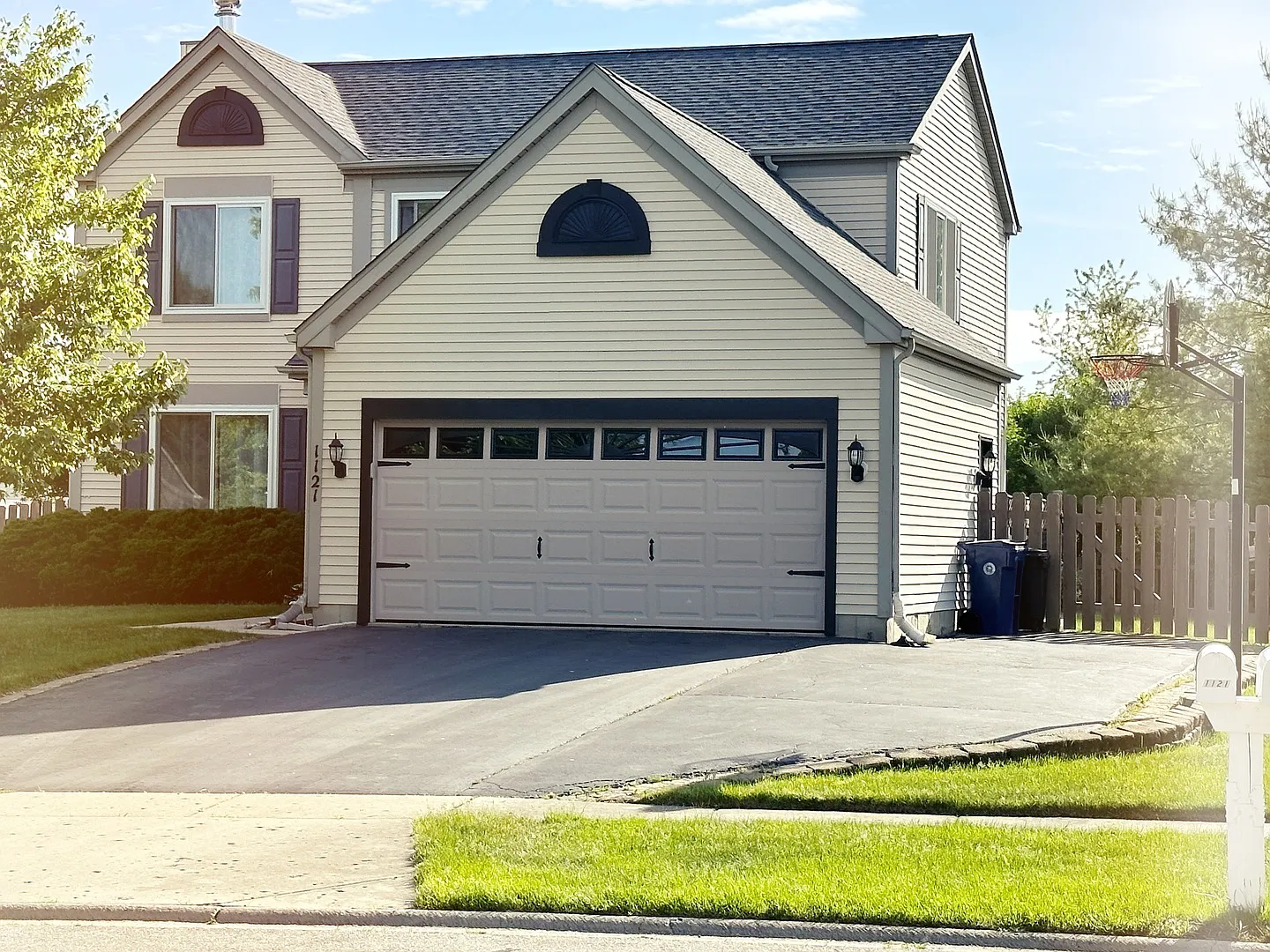 1121 Dawson Ln photo 1