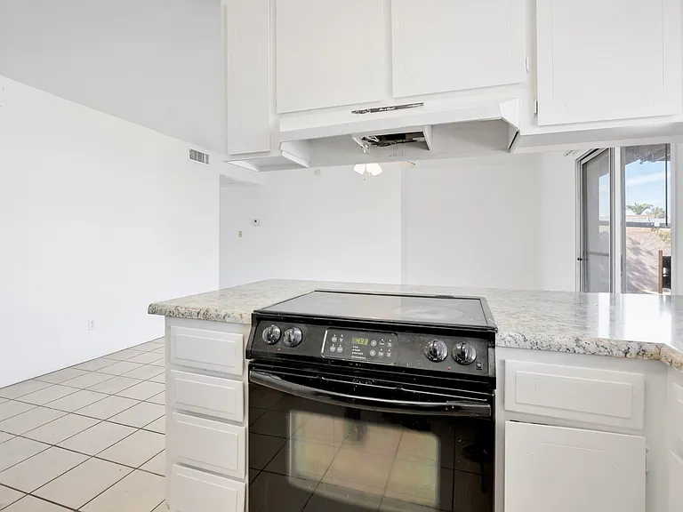 2104 E Cornell Dr — Photo 6