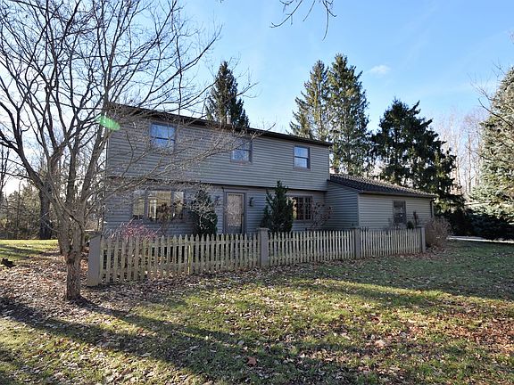 2nd image of 39183 Sycamore Ln