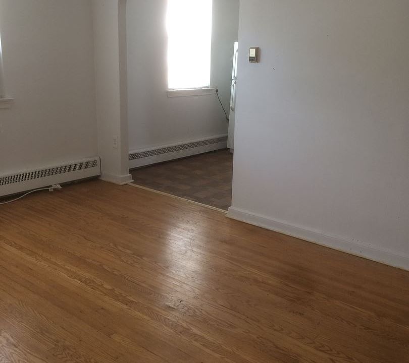 2nd image of 402 Unruh Ave APT C