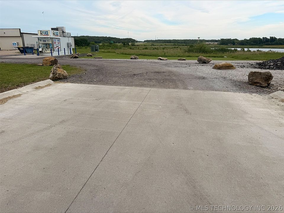 2nd image of 30609 S 4200th Rd