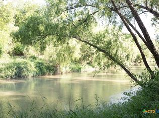 723 Rincon Ln, Goliad, TX 77963