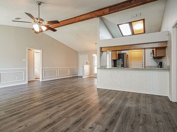 5th image of 7401 Meadow Creek Dr