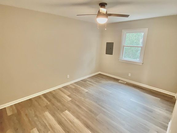 4th image of 9634 Salem St #3