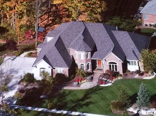 580 Winding River Blvd, Hamilton Twp, OH 45039