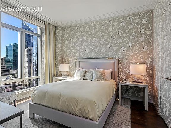 4th image of 18 W 48th St APT 32C
