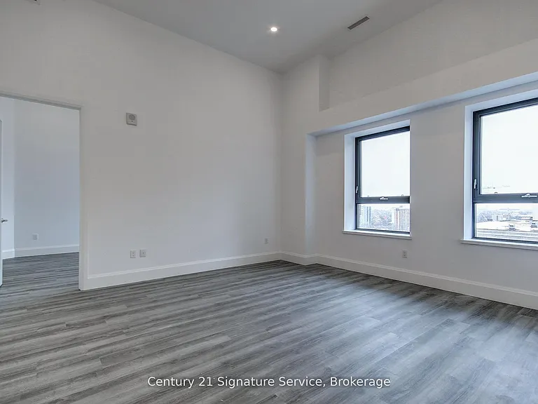 118 King St E #LPH16 — Photo 19