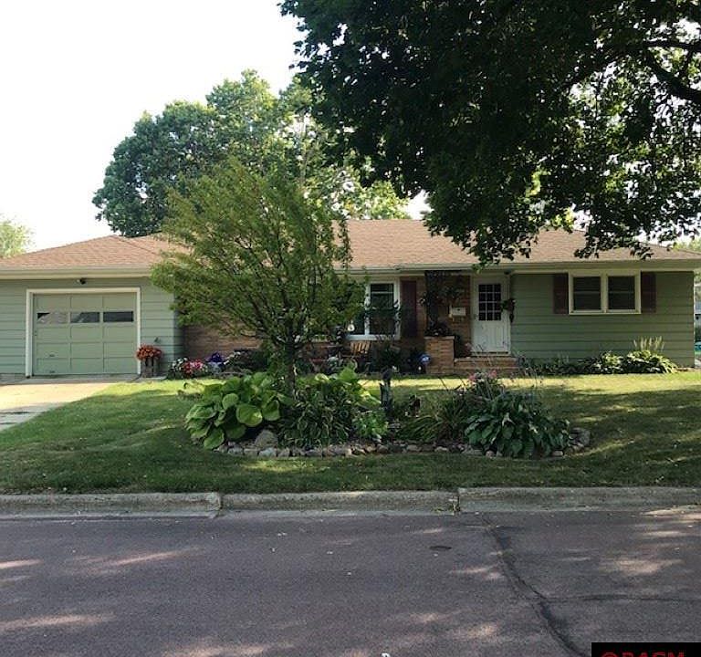 1st image of 123 Marion Ln