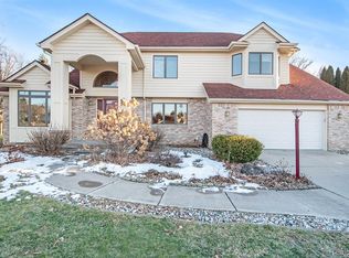 10156 Aberdeen Dr, Grand Blanc, MI 48439