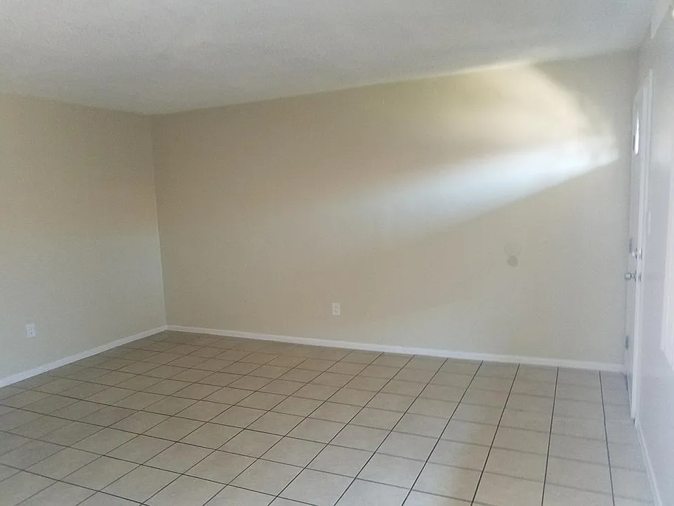1467 Cedar Ave #8