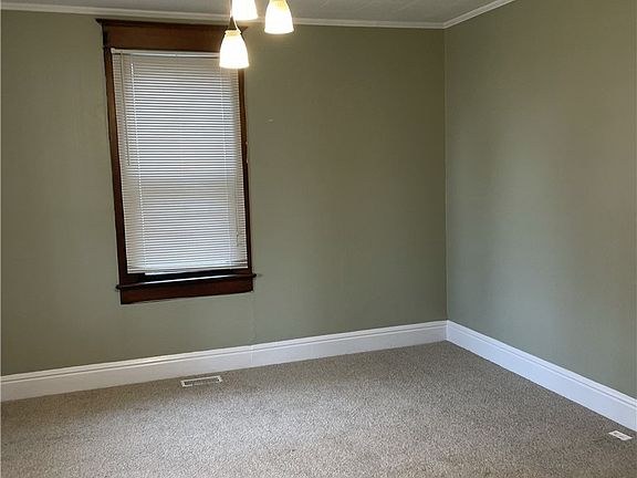 3rd image of 1015 Orchard St