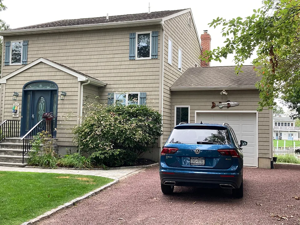61 Brookside Ave