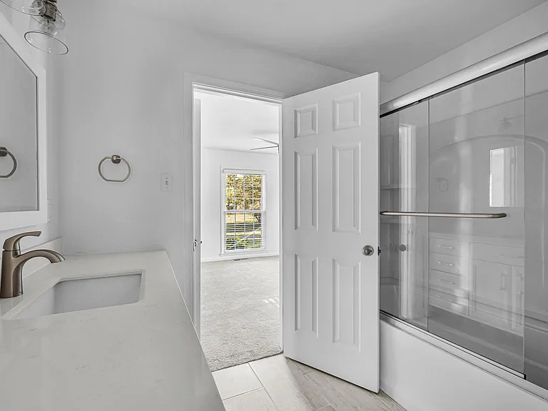 4861 Bethesda Rd — Photo 32