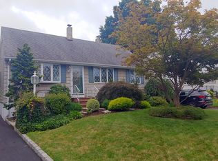 105 Bedford Ave, Iselin, NJ 08830