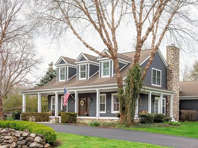 3870 Carriage Rd, Bloomfield Hills, MI, 48301