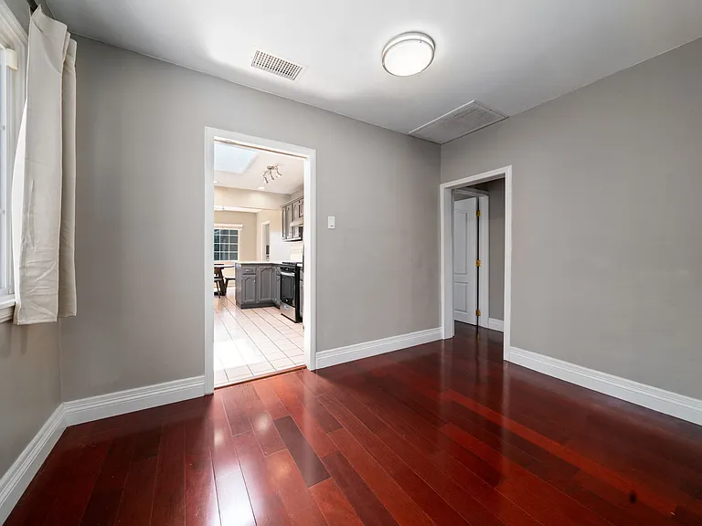 9310 Danby Ave — Photo 20