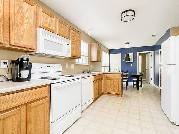 5th image of 451 Vernon Pl
