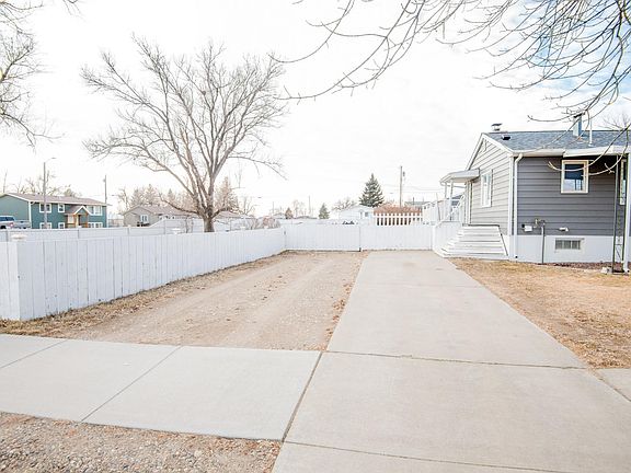 2nd image of 1060 Boulevard Ave