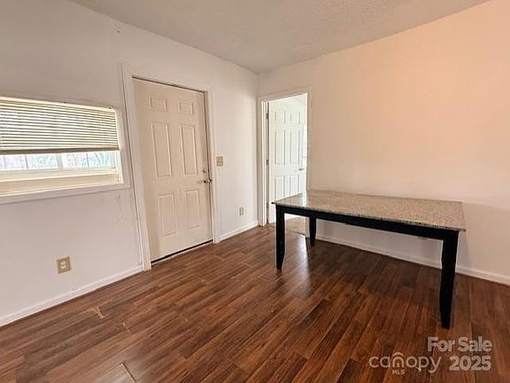 5th image of 104 Price St