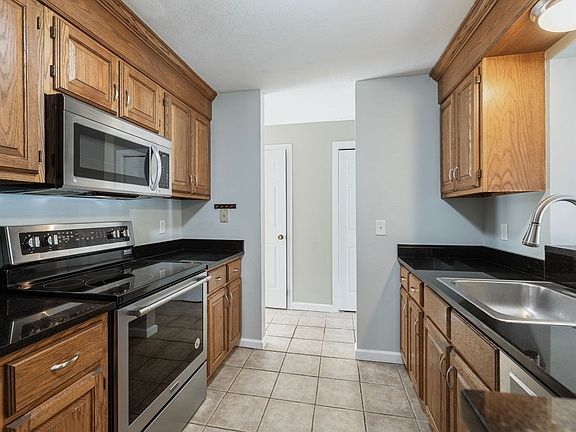 4th image of 2205 Boston Rd APT I81