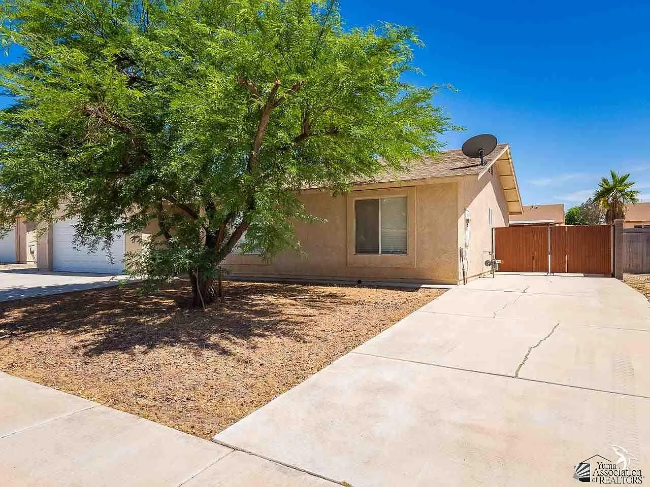 3 bed, 2.0 bath, 1434 sqft, $1,700 — Photo 2