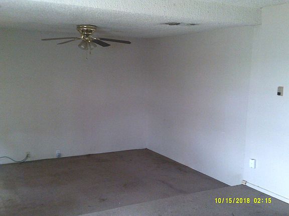 4th image of 201 Holly Dr