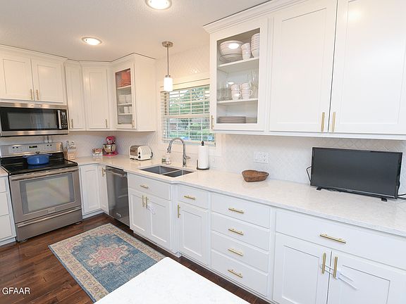 4th image of 3414 Cherry Lynn Dr