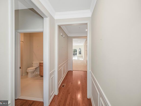 5th image of 182 Castle Hill Dr