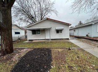 256 W Kennett Rd, Pontiac, MI 48340