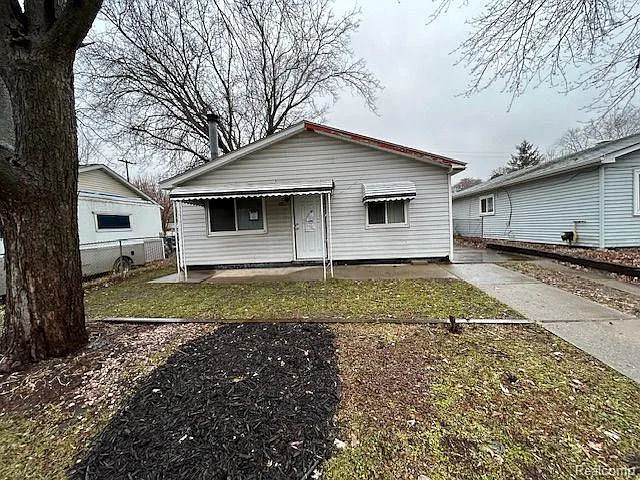 256 W Kennett Rd photo 1