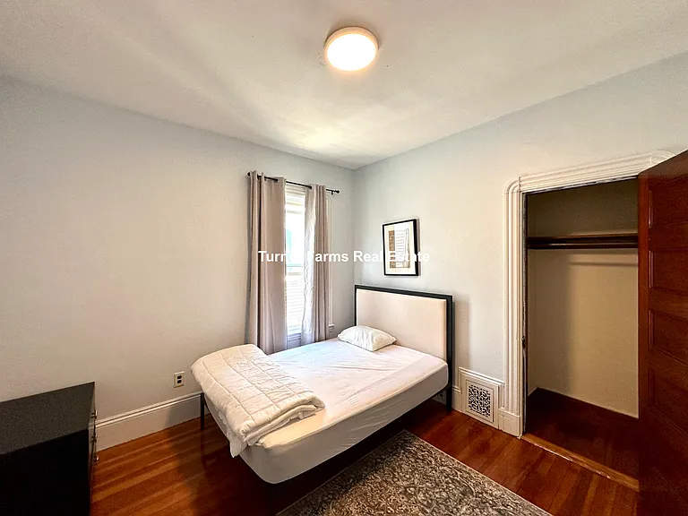789 Columbia Rd — Photo 16