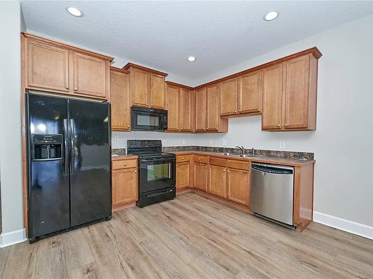 23903 Sardinia Dr — Photo 8