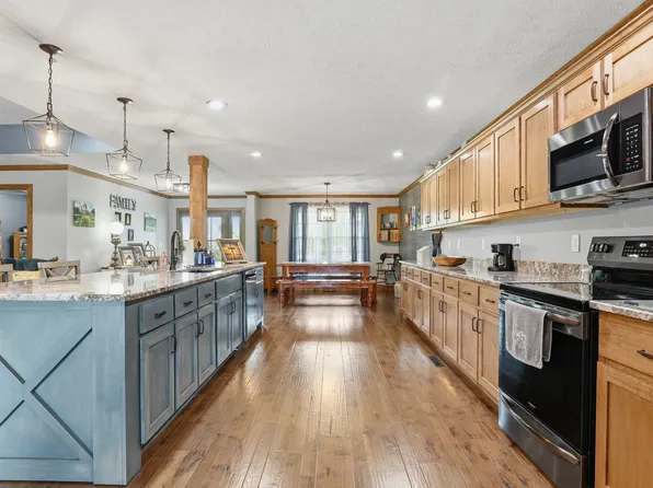 1560 Fairfield Rd, Westmoreland, TN 37186