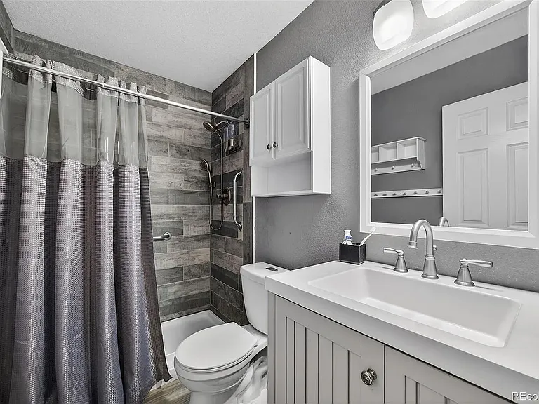 1904 Greenbriar Ct — Photo 21