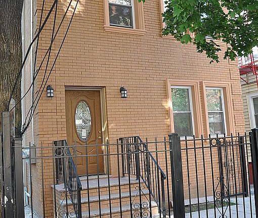 3rd image of 1637 Undercliff Ave
