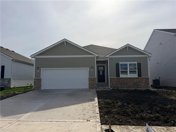 25255 W 177th Ter, Gardner, KS 66030